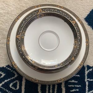 4 fine China 5 piece place setting. Price is per setting. Only selling together.